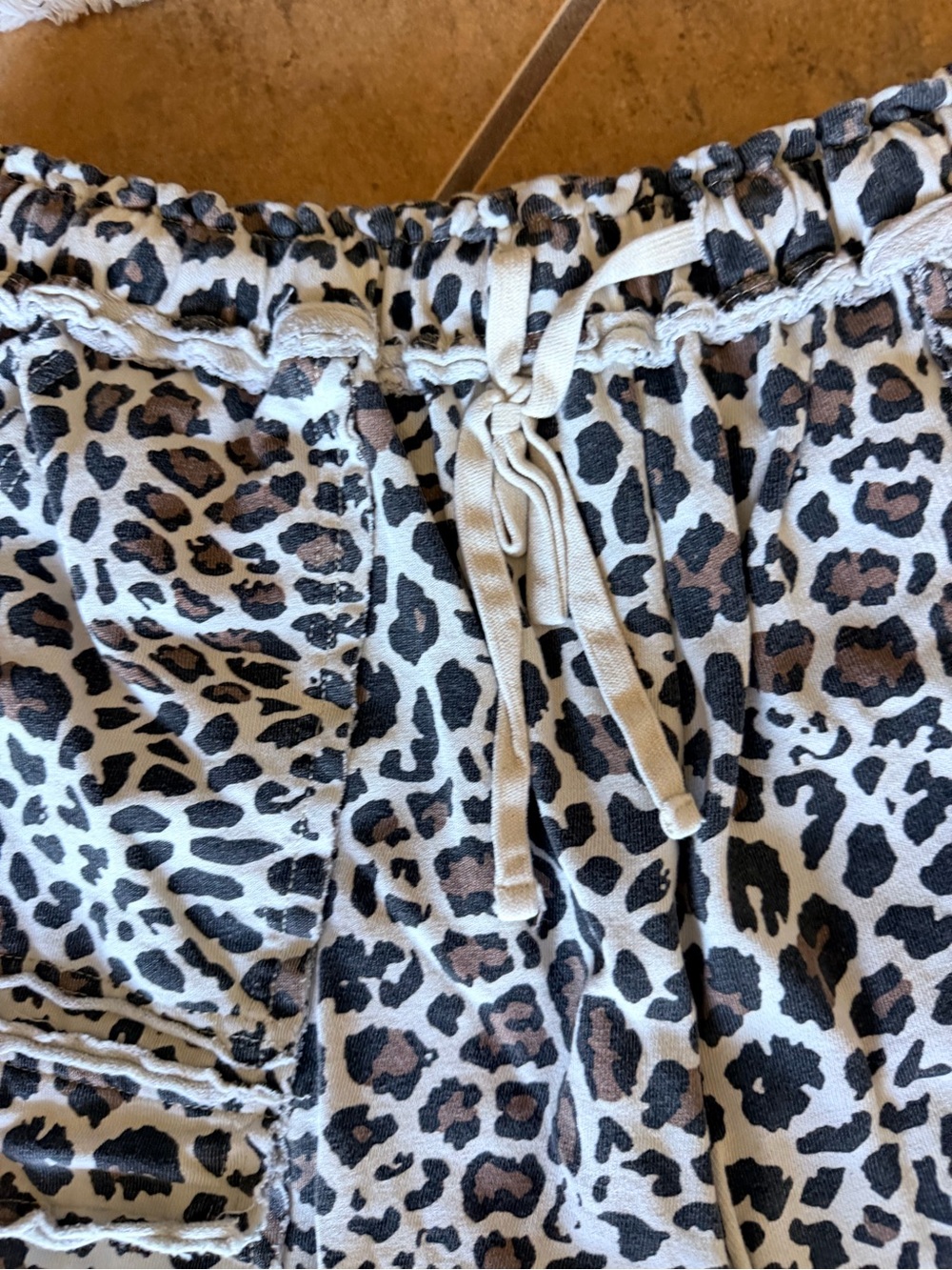 easel Women's Leopard Print Wide-Leg Cargo Pants - Black & White - Picture 3 of 6
